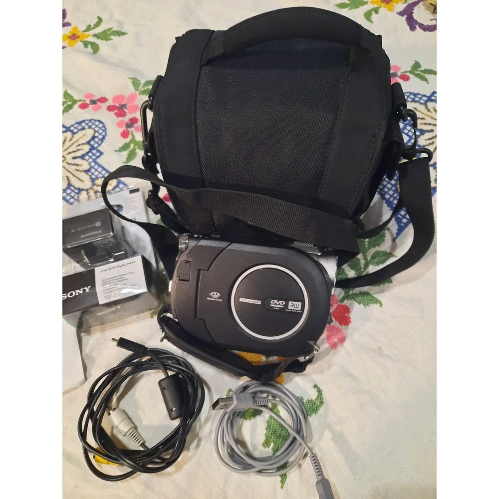Sony Handycam DCR-DVD650 Camcorder 60x Zoom Bundle with New NP-FV100 Battery